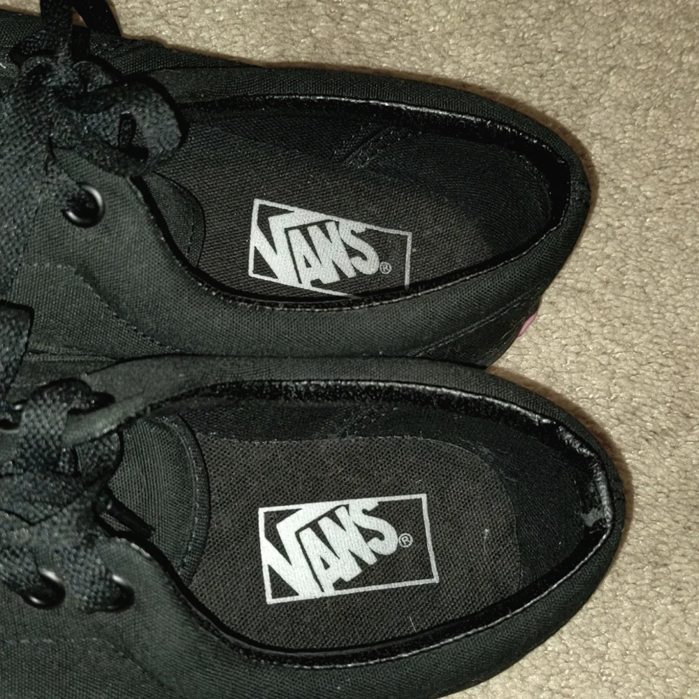 Vans black skate shoe men's 7 women's 8.5 - Picture 6 of 10